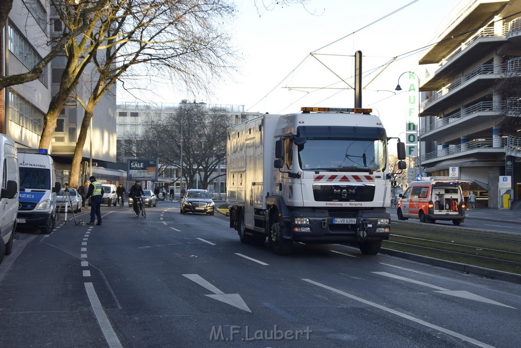 VU PKW Strab Koeln Mitte Pipinenstr Hohestr P165.JPG - Miklos Laubert